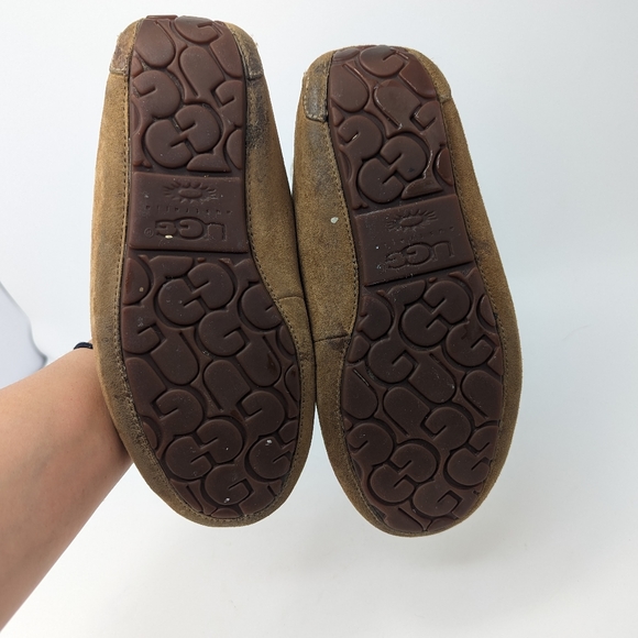 Ugg Ansley Stud II Medallion  Suede Bling Moccasin Slippers, 1119100, Size 7 - Picture 4 of 6